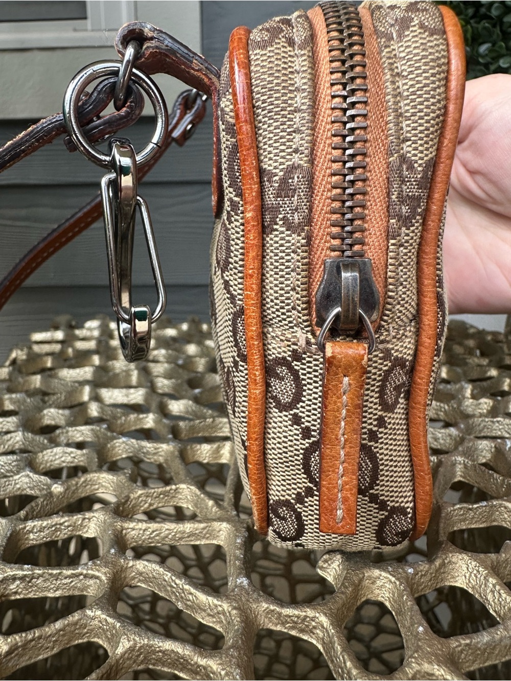 Mini Gucci Crossbody - Picture 6 of 12